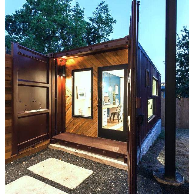 Door/Window combo in Cargo Door